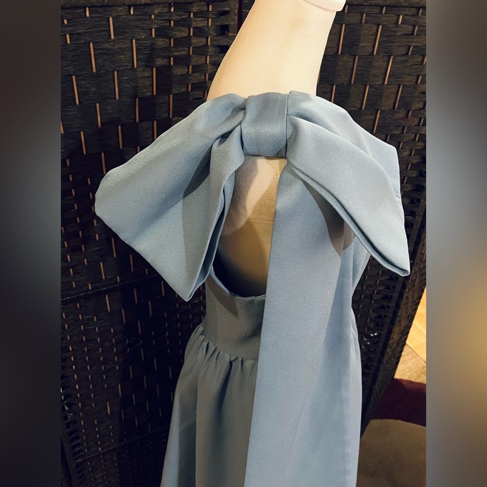 Elliatt Liesel One-Shoulder Dress. Shoulder bow, draped overlay. Smokey blue. M - Picture 9 of 14